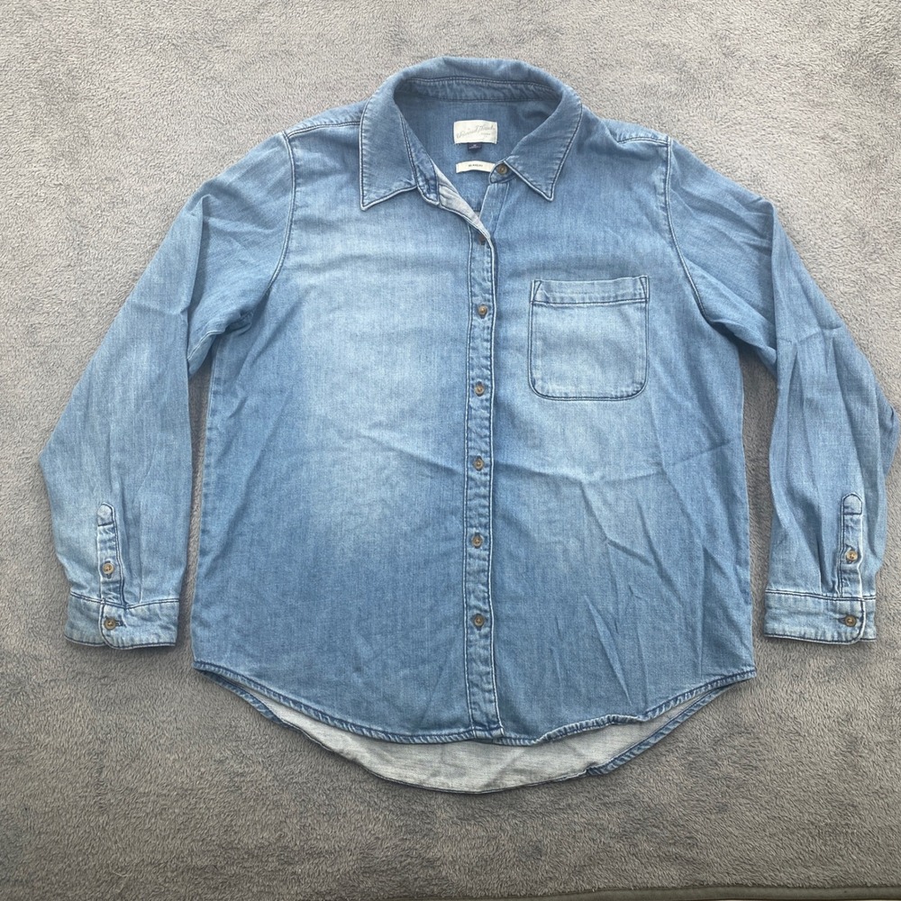Universal Thread Denim Shirt Womens Medium Blue Relaxed Fit Button Up Top